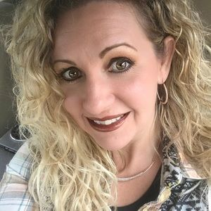 Meet your Posher, Michele